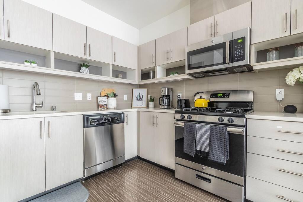One Bedroom Luxury Apartment Seattle Extérieur photo